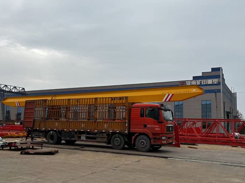 電動(dòng)單梁起重機(jī) LD5t-18.5m 制作完成 裝車(chē)發(fā)出